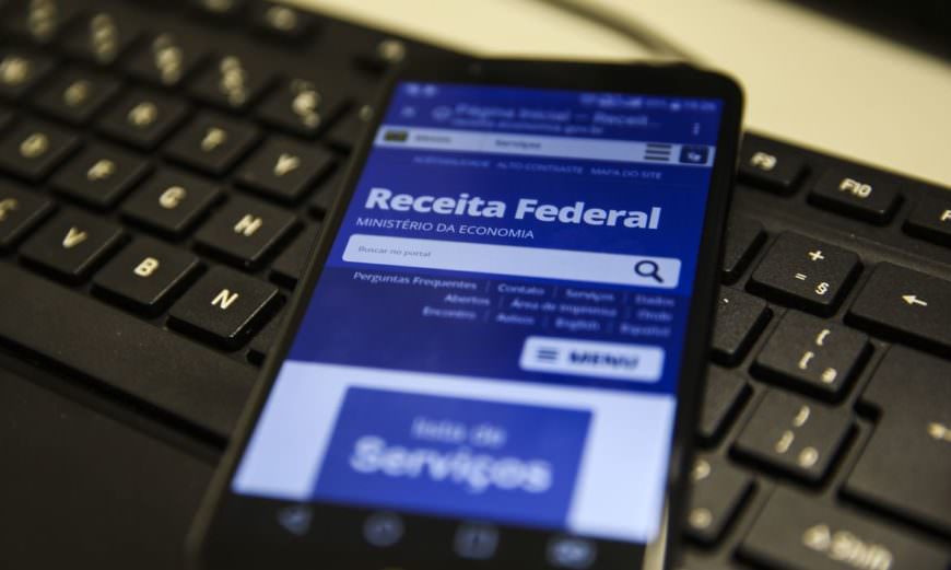 IRPF: Receita abre consulta para lote de restituições