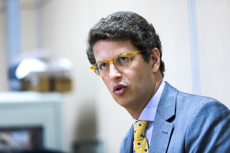 Ministro do STF nega pedido da PGR para afastar Alexandre de Moraes da investigação de Salles