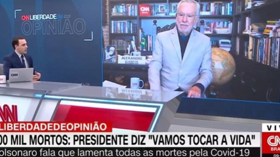 Após defender Bolsonaro ao vivo, Alexandre Garcia ameaça deixar a CNN Brasil