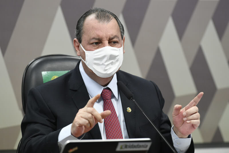 'Não defendo impeachment', destaca Omar Aziz