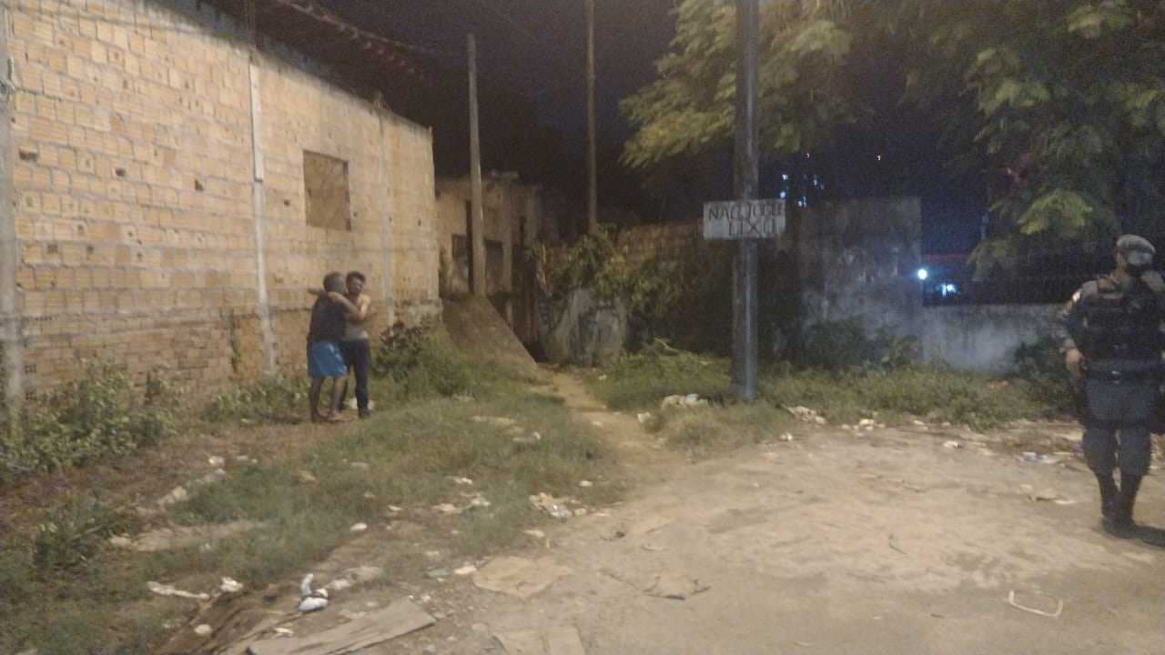 homem assassinado tiro no peito
