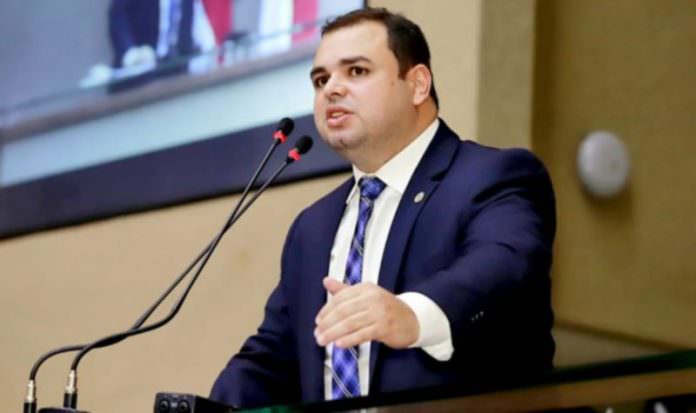 Aleam ignora PEC que proíbe nepotismo em contratos públicos
