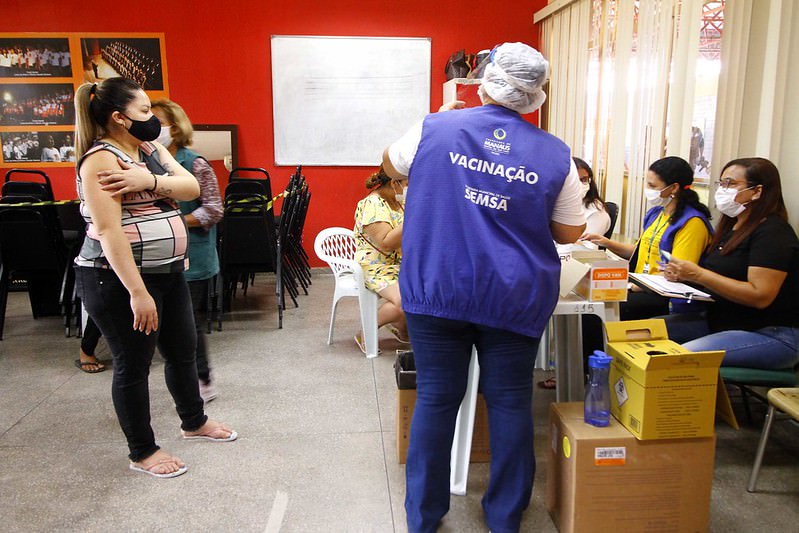 Semsa deve retomar vacinação de grávidas em Manaus, decide juíza federal