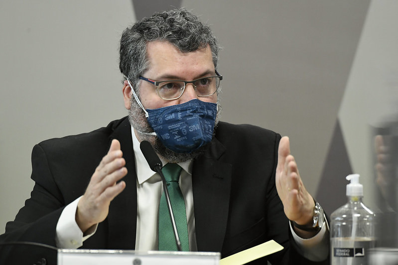 Fala de Ernesto Araújo em reunião ministerial pode ser entregue à CPI
