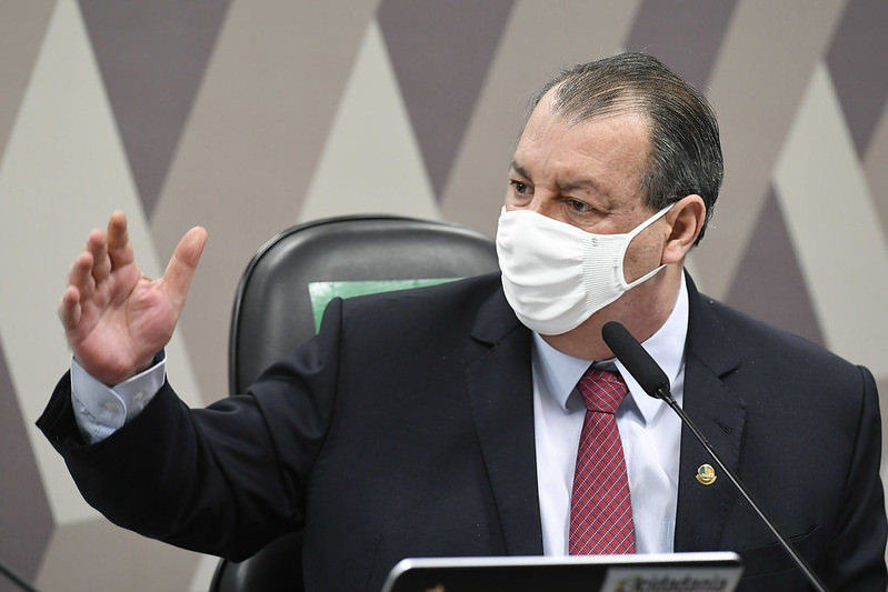 ‘Bolsonaro brincou com a sorte’, critica Omar sobre visita do presidente ao Maranhão