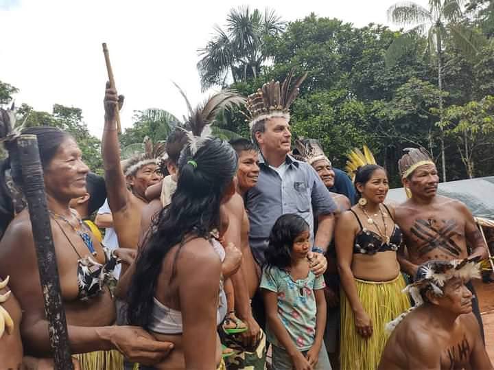 Bolsonaro afirma que índios do Amazonas curam Covid com chá de jambu