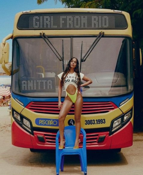 ‘Girl from Rio’, de Anitta, partiu de flagras de fotógrafo no Piscinão de Ramos