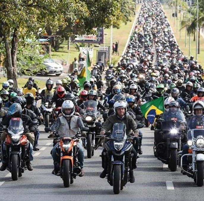 Bolsonaro marca nova manifestação a seu favor: 'Dia 15, tá todo mundo convocado'