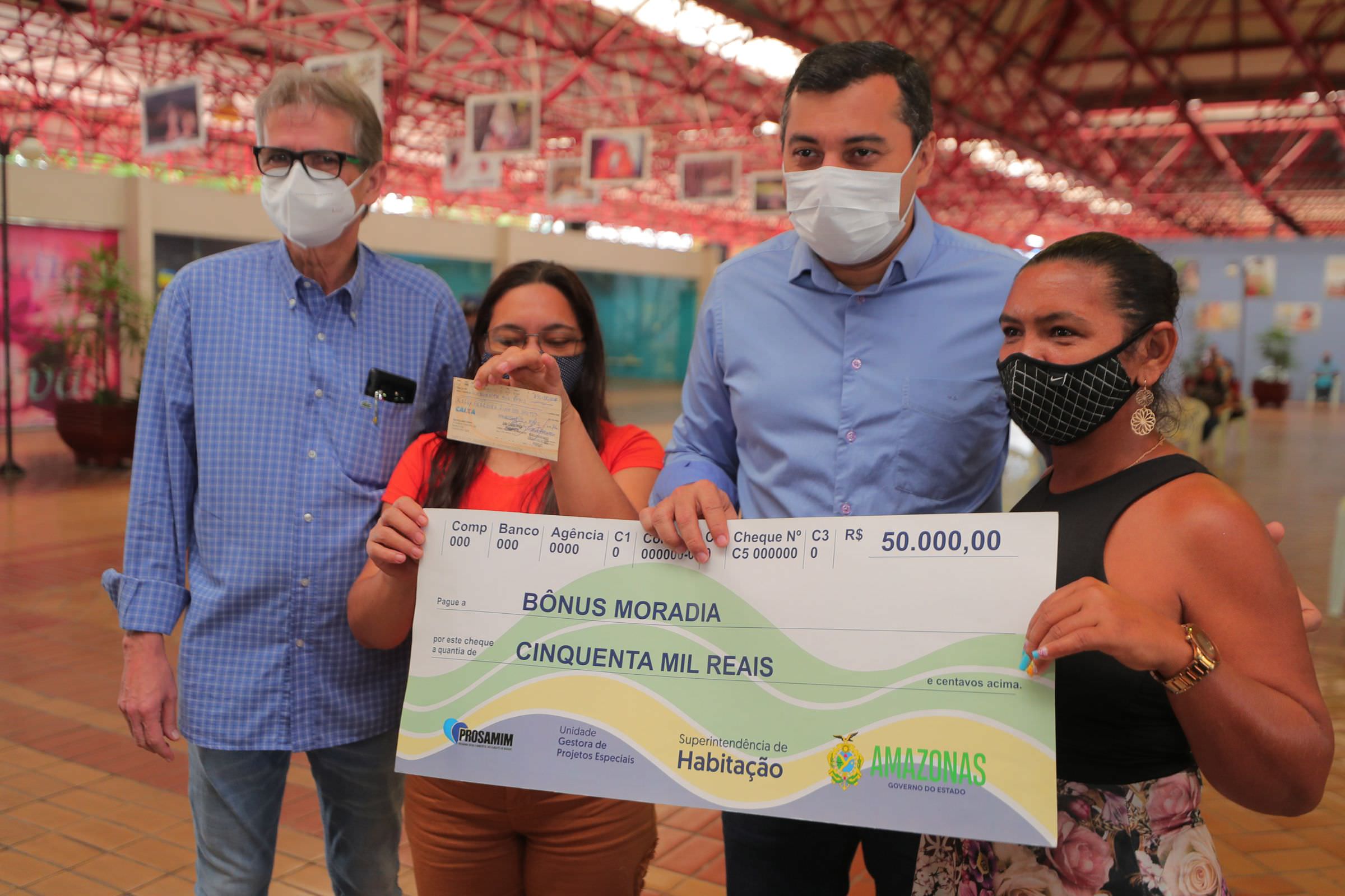 Governo paga R$ 2,2 milhões para famílias do Prosamim em Manaus