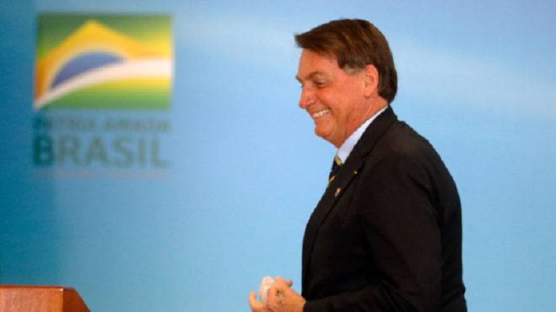 Bolsonaro lidera pesquisa eleitoral para 2022 em todos os cenários