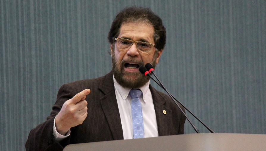 ‘Balde de água fria’, diz Plínio Valério sobre apoio de FHC a Lula