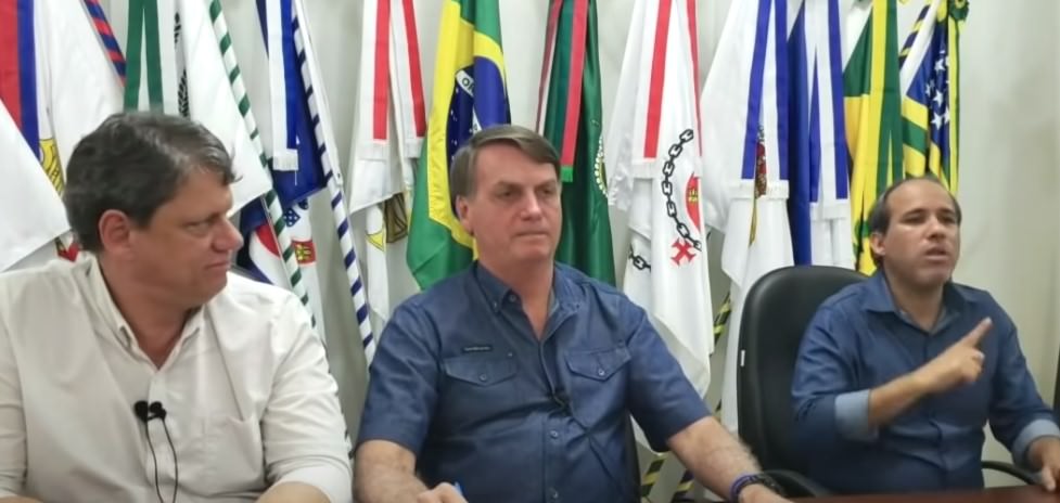 ‘Imagine Manaus sem a Zona Franca’, dispara Bolsonaro em live