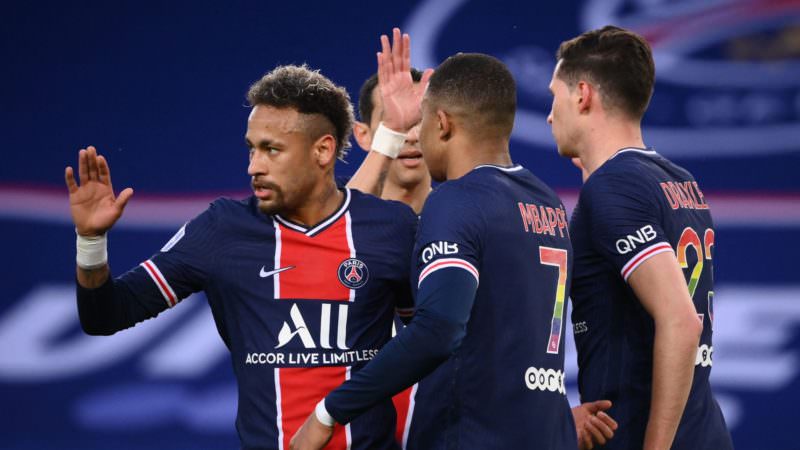 PSG vence Reims com gol de Neymar e segue vivo na briga pelo título francês