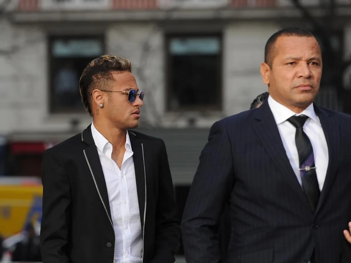 Pai de Neymar vira alvo da Justiça por obras em mansão