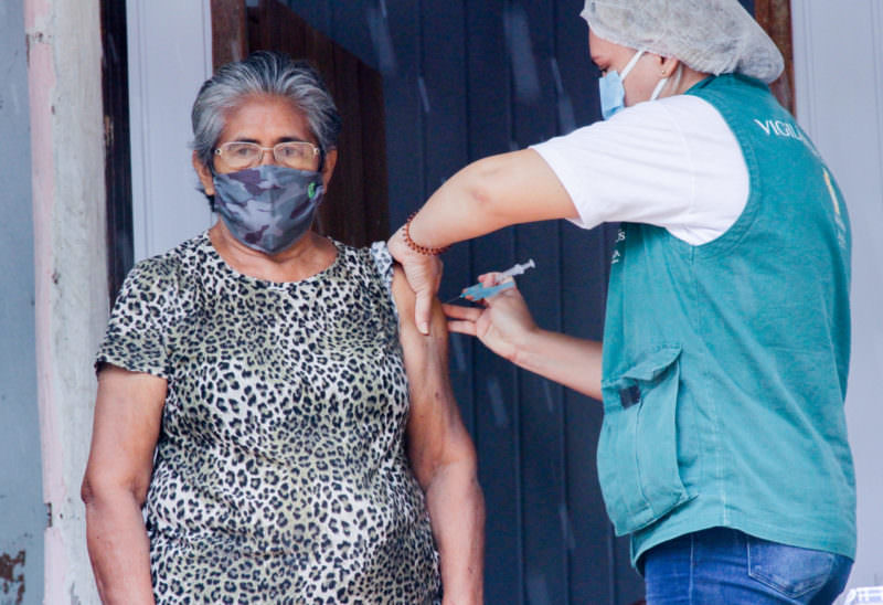 Amazonas já aplicou quase 1,1 milhão de vacinas contra covid-19
