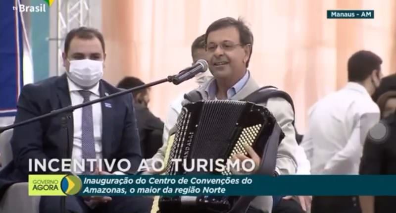 Deputados dão título de Cidadão Amazonense a ministro que confundiu Carrapicho com Kaoma