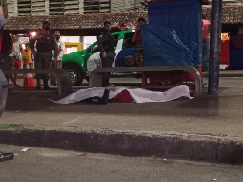 Acerto de contas: homem é executado e idoso é baleado no Centro de Manaus