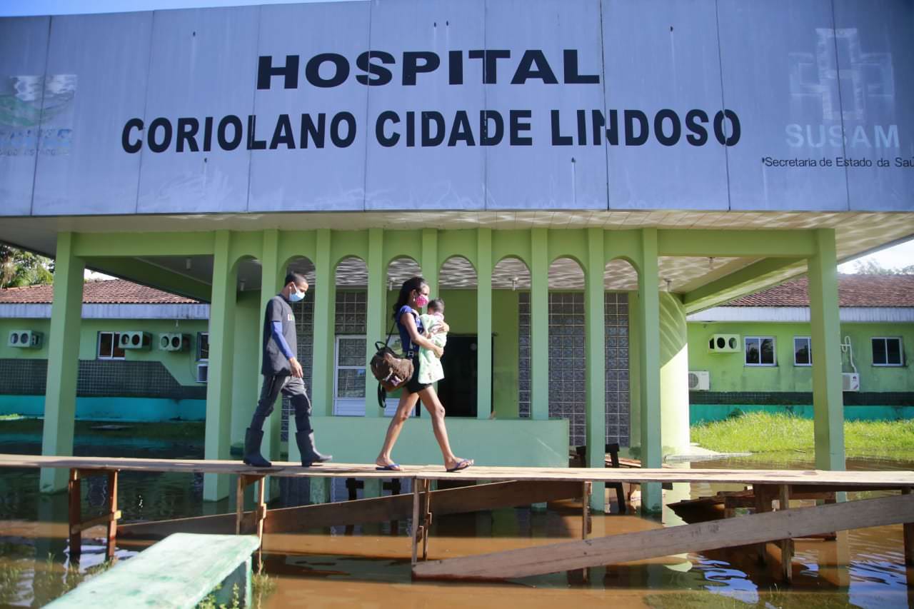 Sem ambulâncias e com risco de explosão, hospital de Barreirinha tem cenário de caos