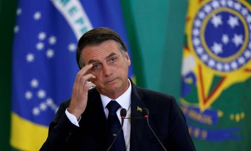 Bolsonaro afirma ser um ‘mau exemplo’ por não usar máscara