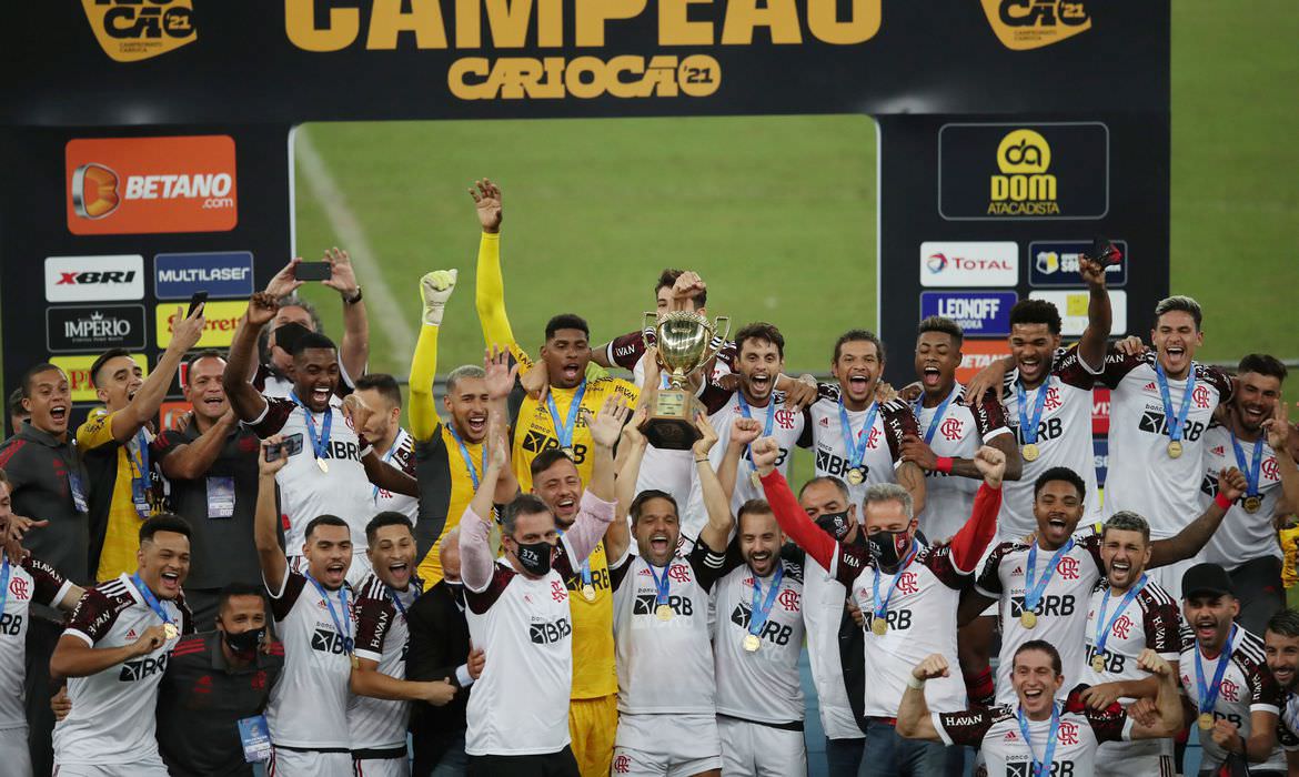 Flamengo confirma favoritismo e conquista tricampeonato carioca