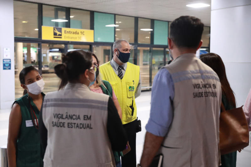 Passageiros que desembarcam em Manaus serão monitorados pelo governo