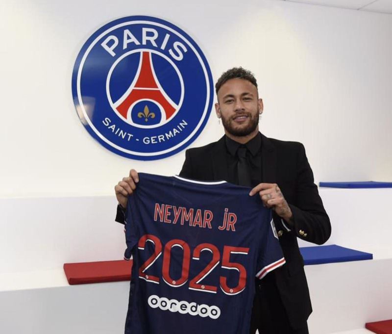 Neymar renova com PSG até 2025: ‘estou muito feliz em Paris’