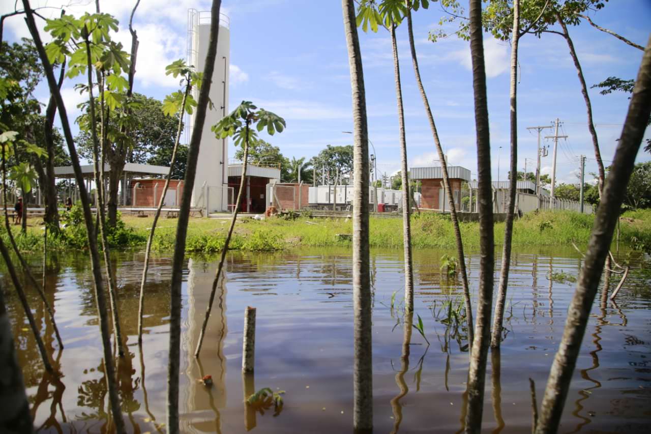 Água do rio Paraná do Ramos ameaça usina elétrica em Barreirinha