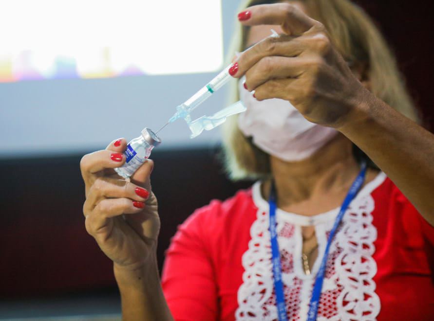 Vacinação Manaus: 1ª dose da vacina contra a Covid-19 é retomada