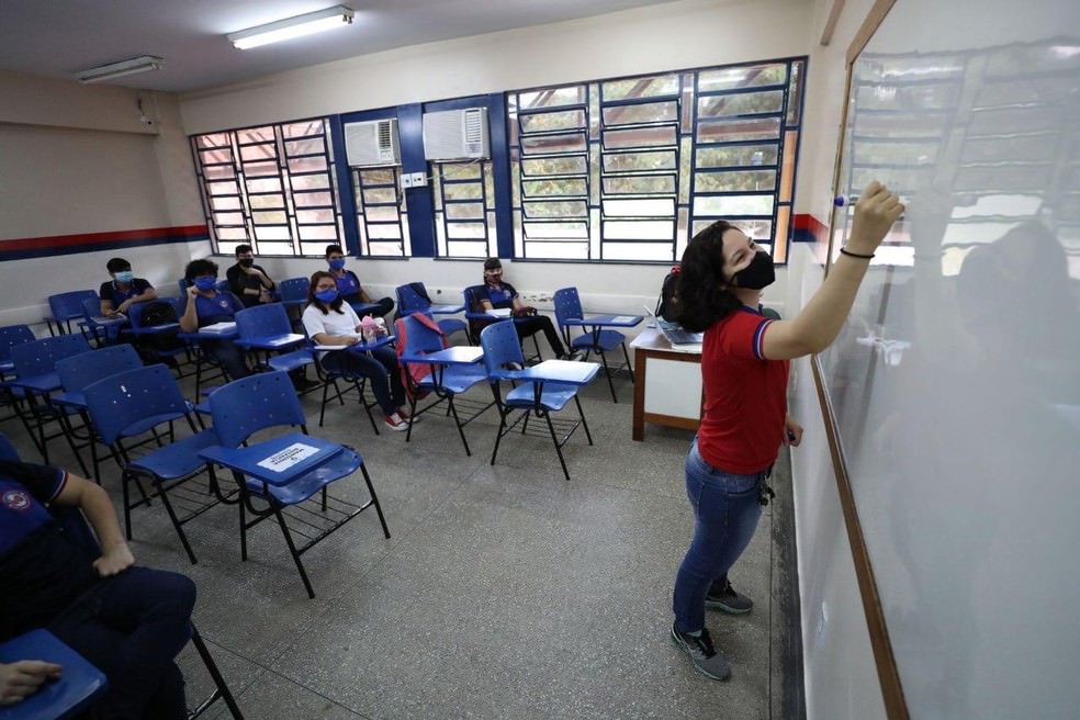 Sindicato dos professores de Manaus pede suspensão das aulas presenciais