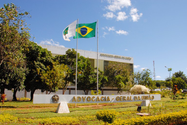 Governo Bolsonaro pede que civis sejam julgados pela Justiça Militar
