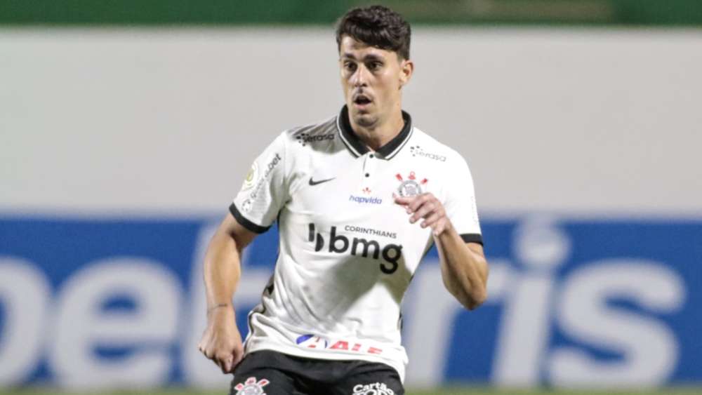 Após ofensa racista, Corinthians encerra vínculo com Danilo Avelar