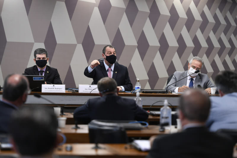 Comissão vota convocação de Ricardo Barros e mais de 60 requerimentos