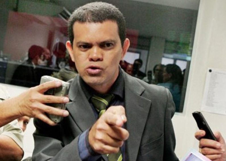 Ex-prefeito de Boa Vista do Ramos é notificado a devolver R$ 2,6 milhões