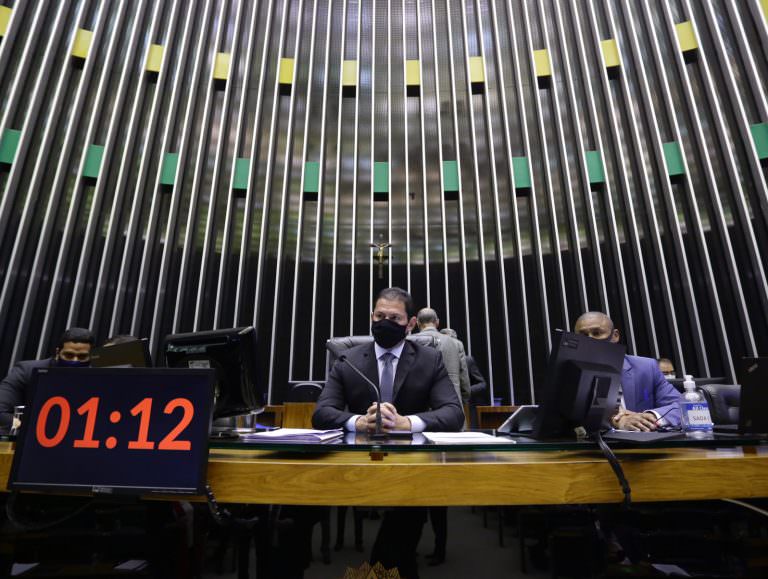 Câmara aprova PL que permite candidatura de gestor que teve as contas rejeitadas