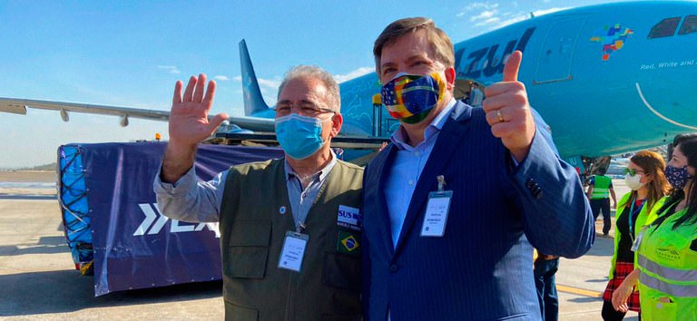 Três milhões de doses da vacina da Janssen chegam ao Brasil