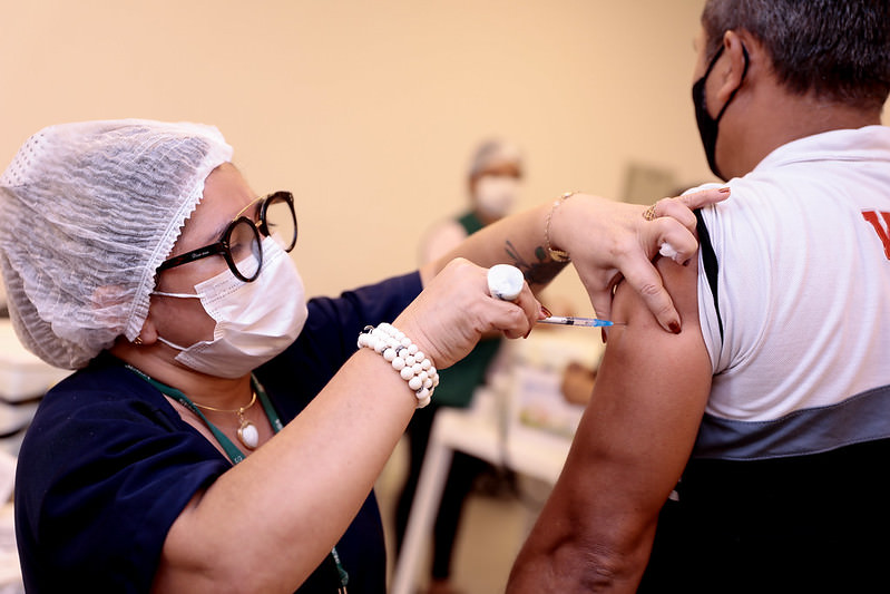Pessoas com 33 anos já podem se vacinar em Manaus