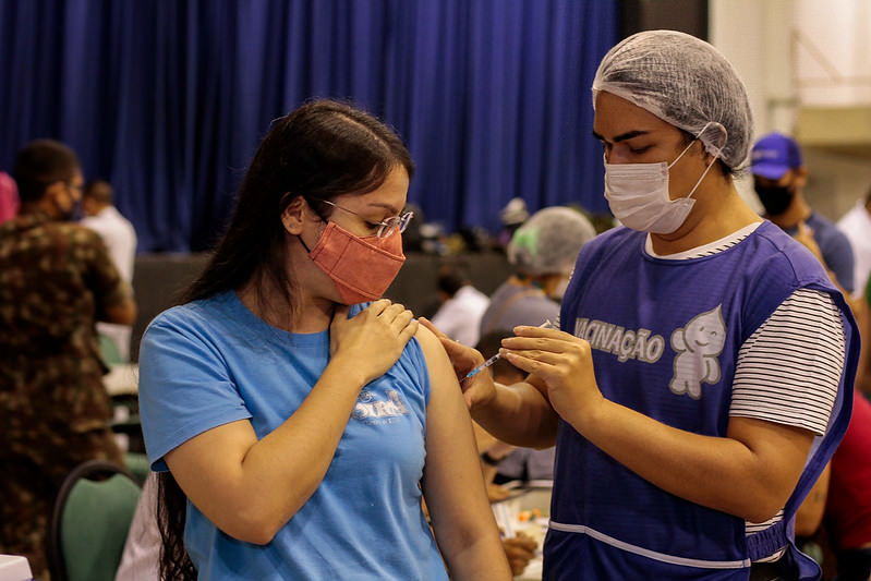 Covid-19: em Manaus, pessoas acima de 20 anos de idade já podem se vacinar