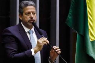 Lira nega impeachment de Bolsonaro e pede que sociedade seja democrática
