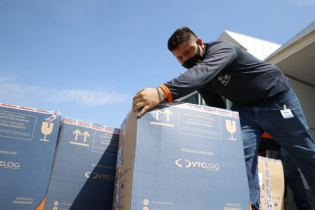 Amazonas recebe mais de 106 mil doses de vacinas contra a covid-19