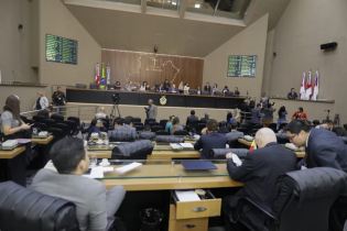 Aleam poderá gastar mais de meio milhão de reais com buffet