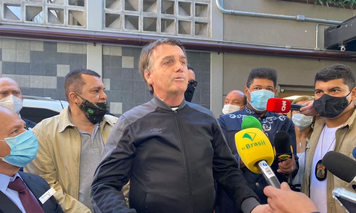 Após alta médica, Bolsonaro mostra disposição para voltar a trabalhar: 'a luta continua'