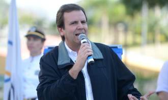 Prefeito do RJ anuncia 4 dias de festa após 'fim da pandemia' em setembro