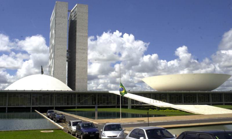 Congresso analisa aumento do fundo eleitoral para R$ 6 bi em 2022