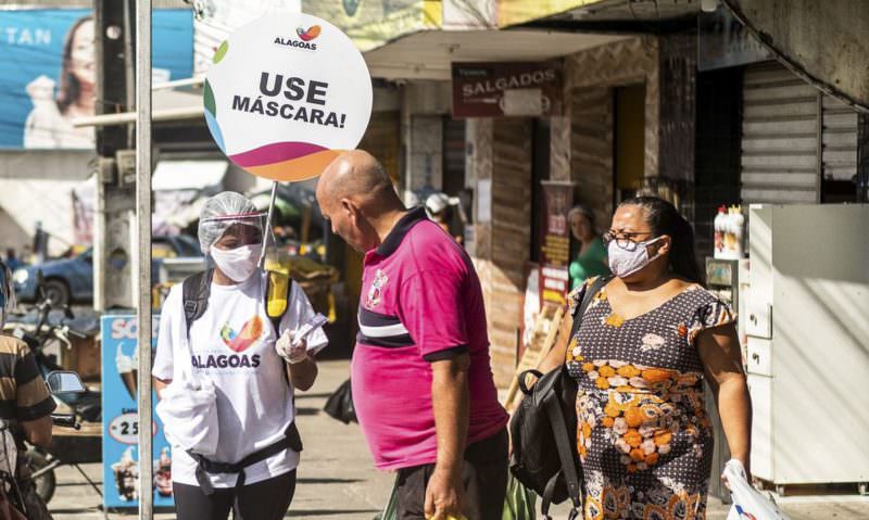 Mais de 50% dos brasileiros acreditam que a pandemia está controlada