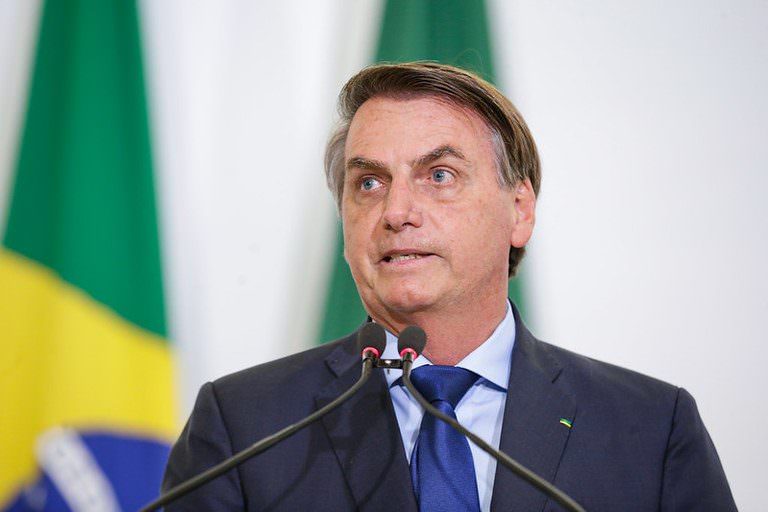 Bolsonaro reclama de crise de soluço: ‘Estou há sete dias soluçando’