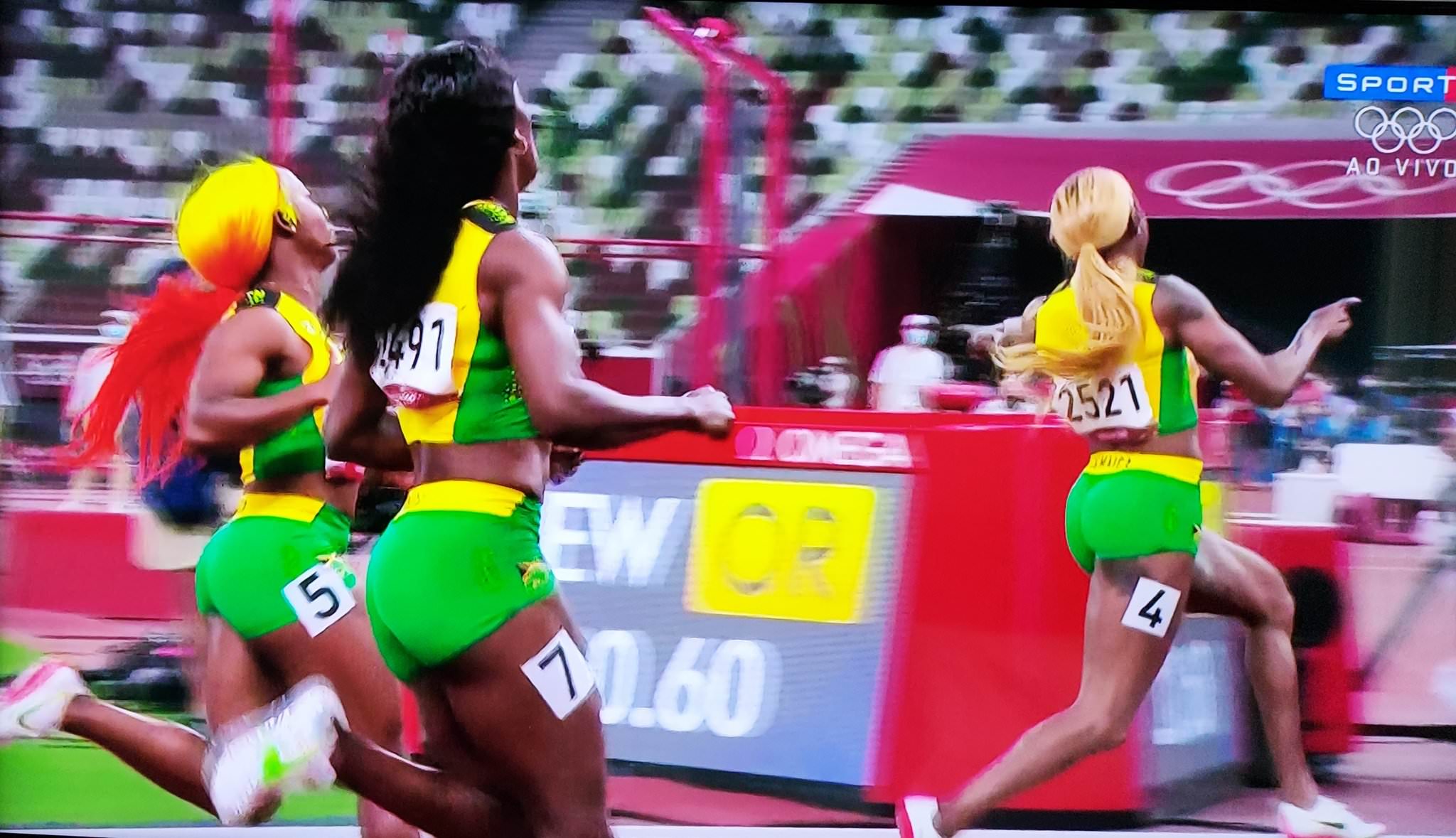 Usain Bolt festeja pódio totalmente jamaicano nos 100 m do atletismo