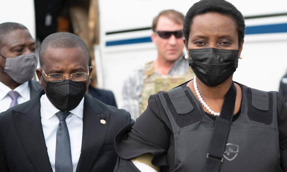 Viúva do presidente assassinado do Haiti acusa seguranças por crime