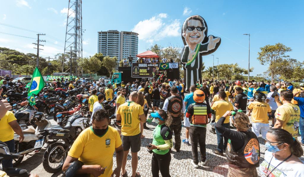 Sem Bolsonaro, motociata tem baixa adesão de público em Manaus