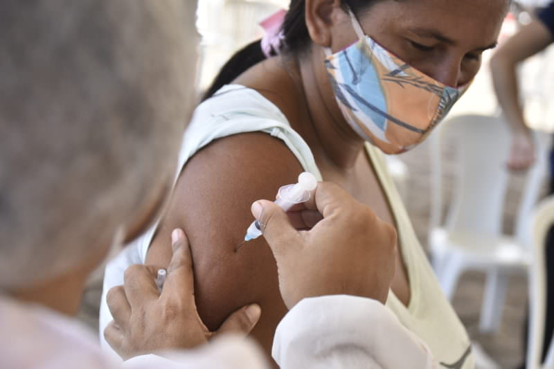 Amazonas já aplicou mais de 2 milhões de doses de vacinas contra a covid-19