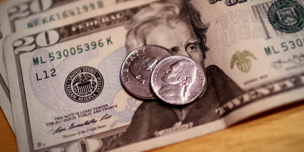 Dólar fecha a R$ 5,05 e tem maior alta semanal desde março